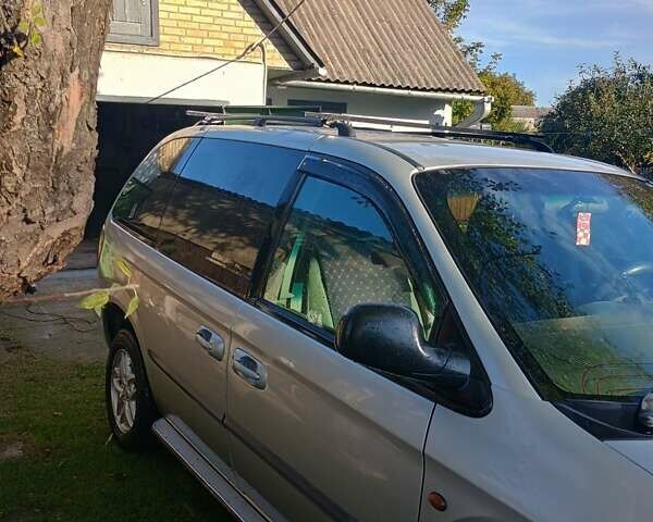 Сірий Крайслер Voyager, об'ємом двигуна 2.5 л та пробігом 312 тис. км за 4800 $, фото 13 на Automoto.ua