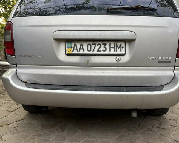 Сірий Крайслер Voyager, об'ємом двигуна 2.5 л та пробігом 423 тис. км за 4200 $, фото 5 на Automoto.ua