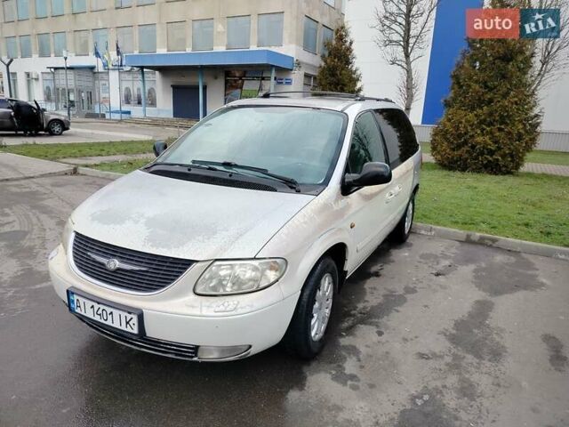 Серый Крайслер Вояджер, объемом двигателя 2.5 л и пробегом 340 тыс. км за 3200 $, фото 1 на Automoto.ua