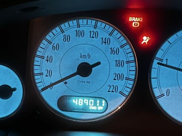 Серый Крайслер Вояджер, объемом двигателя 2.5 л и пробегом 490 тыс. км за 5300 $, фото 4 на Automoto.ua