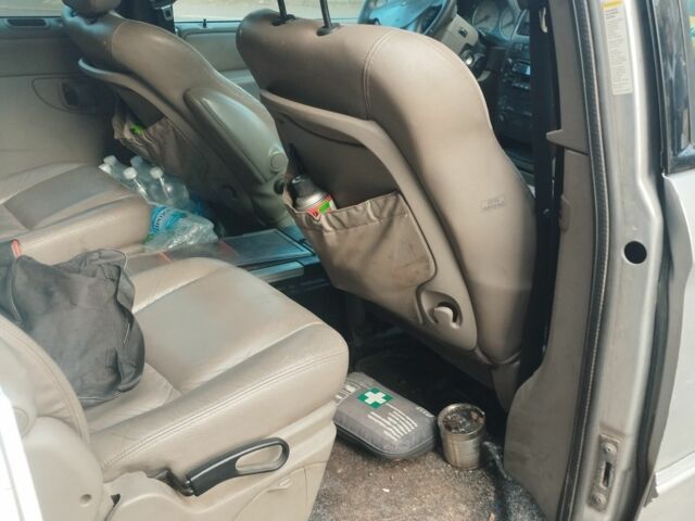 Серый Крайслер Вояджер, объемом двигателя 2.5 л и пробегом 250 тыс. км за 1656 $, фото 7 на Automoto.ua