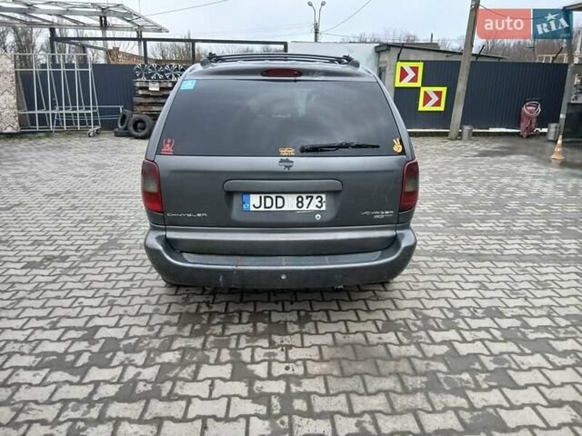 Серый Крайслер Вояджер, объемом двигателя 2.8 л и пробегом 231 тыс. км за 1350 $, фото 6 на Automoto.ua