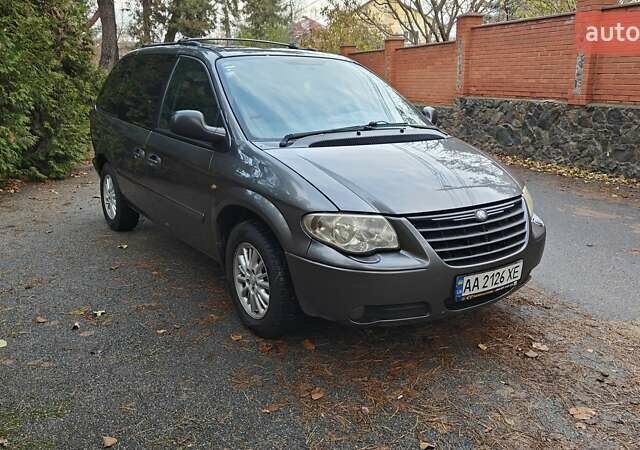 Сірий Крайслер Voyager, об'ємом двигуна 2.78 л та пробігом 280 тис. км за 4100 $, фото 1 на Automoto.ua