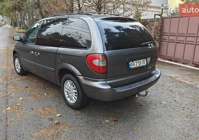 Сірий Крайслер Voyager, об'ємом двигуна 2.78 л та пробігом 280 тис. км за 4100 $, фото 7 на Automoto.ua