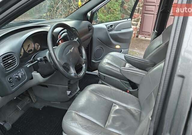 Сірий Крайслер Voyager, об'ємом двигуна 2.78 л та пробігом 280 тис. км за 4100 $, фото 13 на Automoto.ua