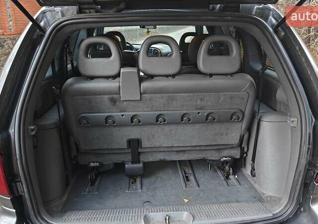 Сірий Крайслер Voyager, об'ємом двигуна 2.78 л та пробігом 280 тис. км за 4100 $, фото 28 на Automoto.ua