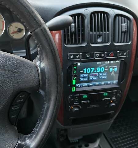 Сірий Крайслер Voyager, об'ємом двигуна 2.78 л та пробігом 280 тис. км за 4100 $, фото 18 на Automoto.ua