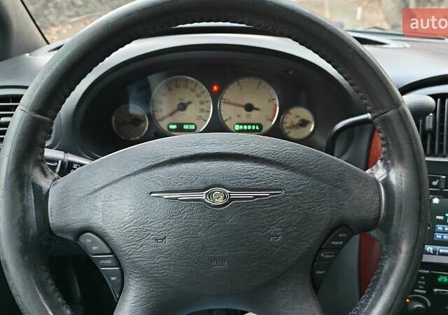 Сірий Крайслер Voyager, об'ємом двигуна 2.78 л та пробігом 280 тис. км за 4100 $, фото 15 на Automoto.ua