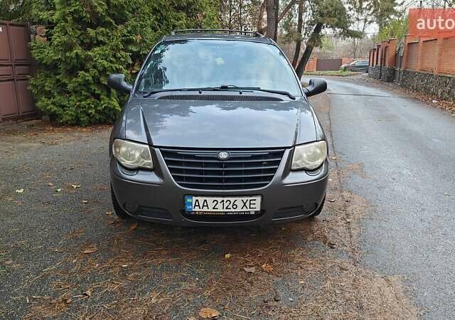 Сірий Крайслер Voyager, об'ємом двигуна 2.78 л та пробігом 280 тис. км за 4100 $, фото 4 на Automoto.ua