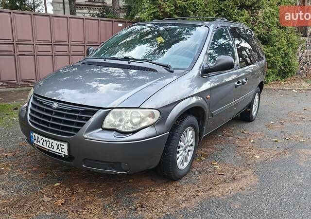 Сірий Крайслер Voyager, об'ємом двигуна 2.78 л та пробігом 280 тис. км за 4100 $, фото 2 на Automoto.ua