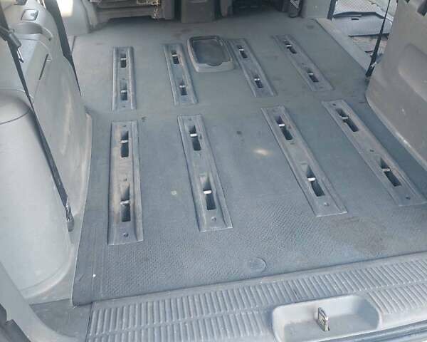 Серый Крайслер Вояджер, объемом двигателя 2.8 л и пробегом 477 тыс. км за 4500 $, фото 4 на Automoto.ua