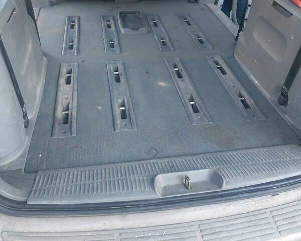 Серый Крайслер Вояджер, объемом двигателя 2.8 л и пробегом 477 тыс. км за 4500 $, фото 6 на Automoto.ua