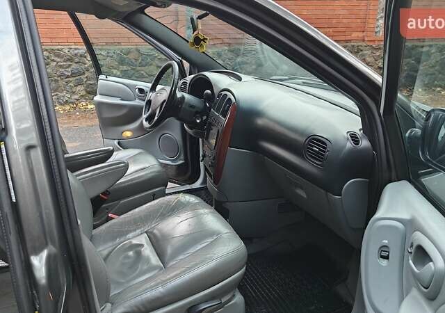 Сірий Крайслер Voyager, об'ємом двигуна 2.78 л та пробігом 280 тис. км за 4100 $, фото 22 на Automoto.ua