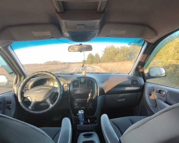 Сірий Крайслер Voyager, об'ємом двигуна 2.78 л та пробігом 405 тис. км за 4800 $, фото 5 на Automoto.ua