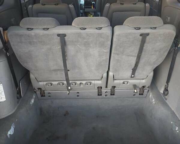 Серый Крайслер Вояджер, объемом двигателя 2.78 л и пробегом 250 тыс. км за 5900 $, фото 14 на Automoto.ua