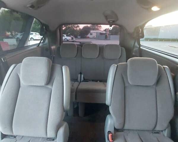 Серый Крайслер Вояджер, объемом двигателя 2.78 л и пробегом 250 тыс. км за 5900 $, фото 5 на Automoto.ua