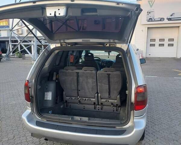 Серый Крайслер Вояджер, объемом двигателя 2.78 л и пробегом 250 тыс. км за 5900 $, фото 13 на Automoto.ua