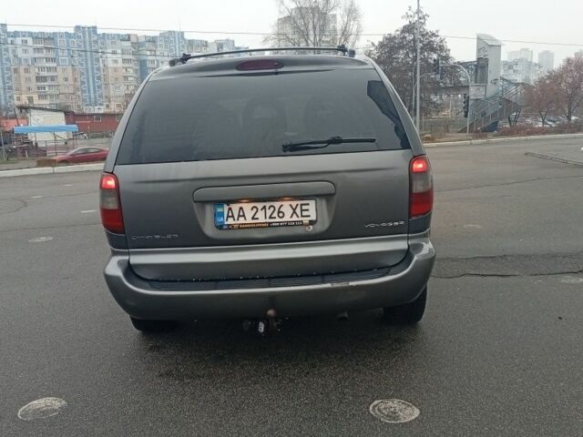 Сірий Крайслер Voyager, об'ємом двигуна 2.8 л та пробігом 355 тис. км за 5323 $, фото 7 на Automoto.ua