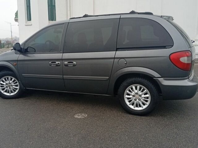 Сірий Крайслер Voyager, об'ємом двигуна 2.8 л та пробігом 355 тис. км за 5323 $, фото 6 на Automoto.ua