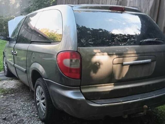 Сірий Крайслер Voyager, об'ємом двигуна 3.3 л та пробігом 300 тис. км за 1900 $, фото 5 на Automoto.ua