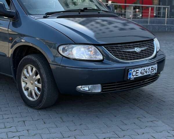 Сірий Крайслер Voyager, об'ємом двигуна 2.5 л та пробігом 446 тис. км за 5000 $, фото 1 на Automoto.ua