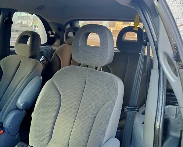 Серый Крайслер Вояджер, объемом двигателя 2.78 л и пробегом 320 тыс. км за 6000 $, фото 15 на Automoto.ua