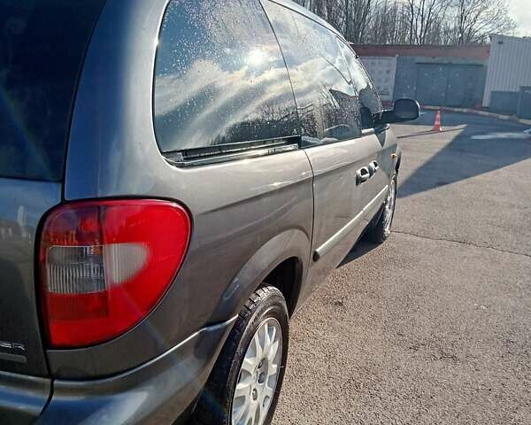 Серый Крайслер Вояджер, объемом двигателя 2.78 л и пробегом 320 тыс. км за 6000 $, фото 26 на Automoto.ua