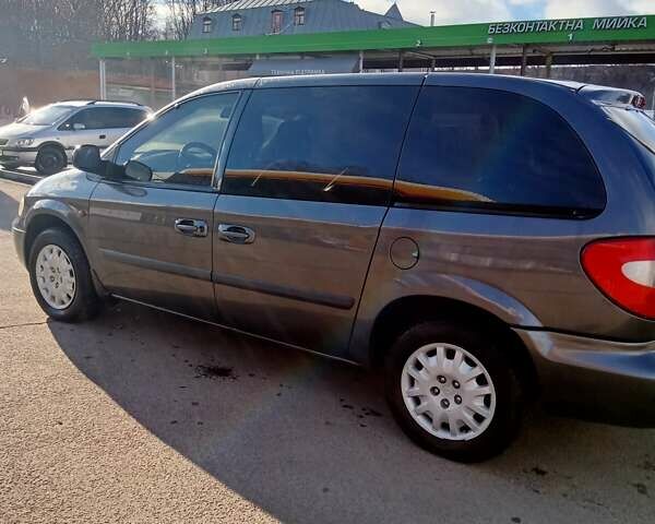 Серый Крайслер Вояджер, объемом двигателя 2.78 л и пробегом 320 тыс. км за 6000 $, фото 23 на Automoto.ua