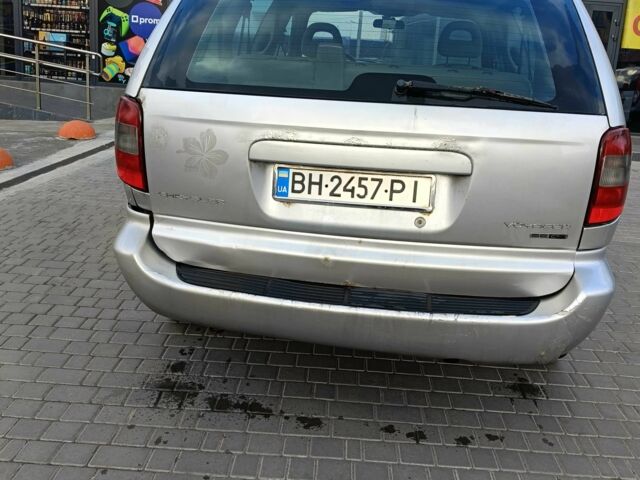 Сірий Крайслер Voyager, об'ємом двигуна 2.8 л та пробігом 250 тис. км за 3500 $, фото 3 на Automoto.ua