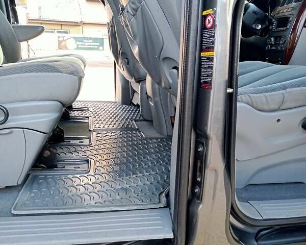 Серый Крайслер Вояджер, объемом двигателя 2.78 л и пробегом 320 тыс. км за 6000 $, фото 11 на Automoto.ua