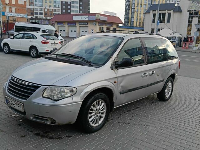 Сірий Крайслер Voyager, об'ємом двигуна 2.8 л та пробігом 250 тис. км за 3500 $, фото 5 на Automoto.ua