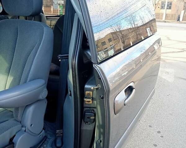 Серый Крайслер Вояджер, объемом двигателя 2.78 л и пробегом 320 тыс. км за 6000 $, фото 17 на Automoto.ua