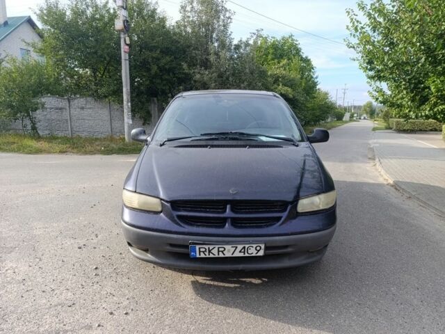 Синій Крайслер Voyager, об'ємом двигуна 2.5 л та пробігом 286 тис. км за 17000 $, фото 1 на Automoto.ua
