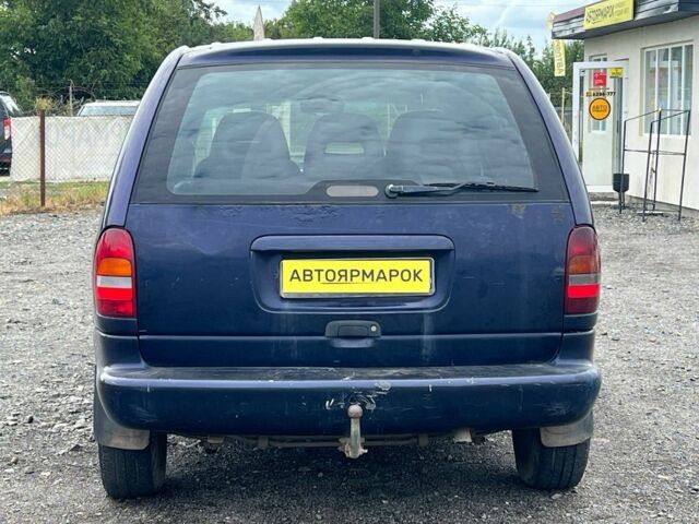 Крайслер Вояджер 1999 в Ужгороде на Automoto.ua Синий Крайслер Вояджер, объемом двигателя 2.5 л и пробегом 453 тыс. км за 2990 $, фото 7 на Automoto.ua