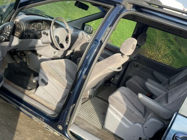 Синій Крайслер Voyager, об'ємом двигуна 0 л та пробігом 250 тис. км за 2714 $, фото 4 на Automoto.ua