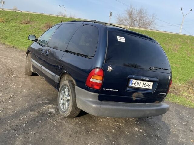 Синій Крайслер Voyager, об'ємом двигуна 0 л та пробігом 250 тис. км за 2714 $, фото 1 на Automoto.ua