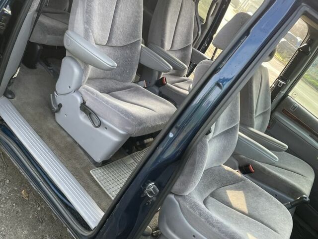 Синій Крайслер Voyager, об'ємом двигуна 0 л та пробігом 250 тис. км за 2714 $, фото 7 на Automoto.ua