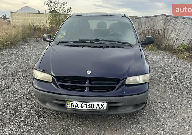 Крайслер Вояджер 2000 в Киеве на Automoto.ua Синий Крайслер Вояджер, объемом двигателя 2.5 л и пробегом 300 тыс. км за 2500 $, фото 3 на Automoto.ua