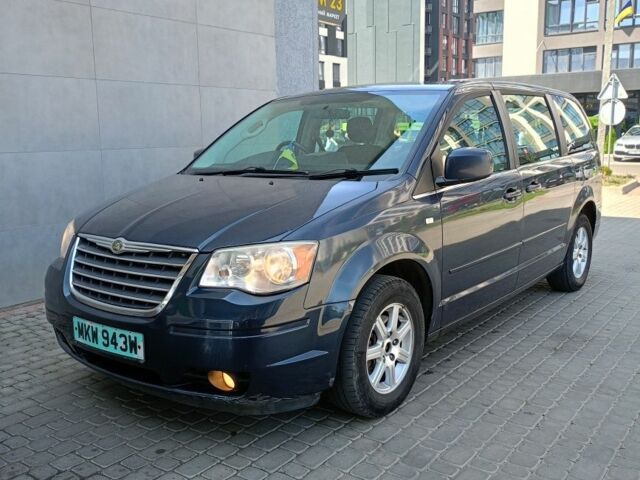 Синий Крайслер Вояджер, объемом двигателя 2.8 л и пробегом 220 тыс. км за 2865 $, фото 2 на Automoto.ua
