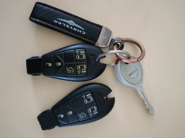 Синий Крайслер Вояджер, объемом двигателя 2.8 л и пробегом 220 тыс. км за 2865 $, фото 7 на Automoto.ua