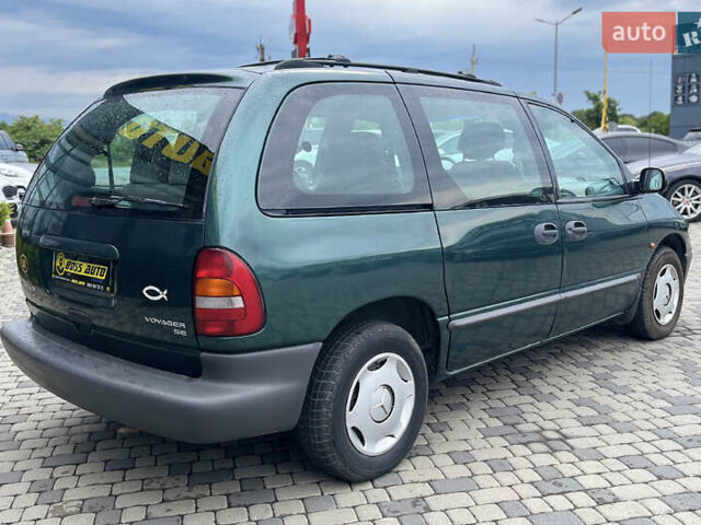 Крайслер Voyager 1999 у Мукачеве на Automoto.ua Зелений Крайслер Voyager, об'ємом двигуна 2.5 л та пробігом 158 тис. км за 5300 $, фото 6 на Automoto.ua