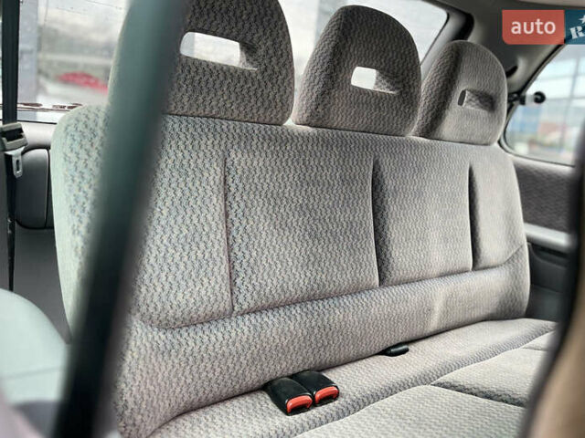 Крайслер Voyager 1999 у Мукачеве на Automoto.ua Зелений Крайслер Voyager, об'ємом двигуна 2.5 л та пробігом 158 тис. км за 5300 $, фото 9 на Automoto.ua