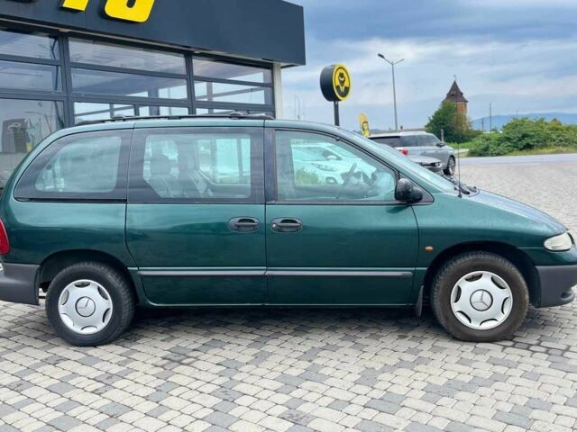 Зеленый Крайслер Вояджер, объемом двигателя 2.5 л и пробегом 158 тыс. км за 5300 $, фото 7 на Automoto.ua