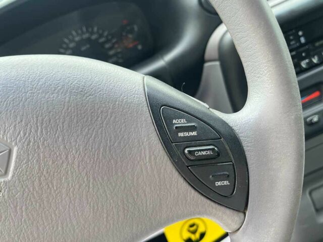 Зеленый Крайслер Вояджер, объемом двигателя 2.5 л и пробегом 158 тыс. км за 5300 $, фото 18 на Automoto.ua