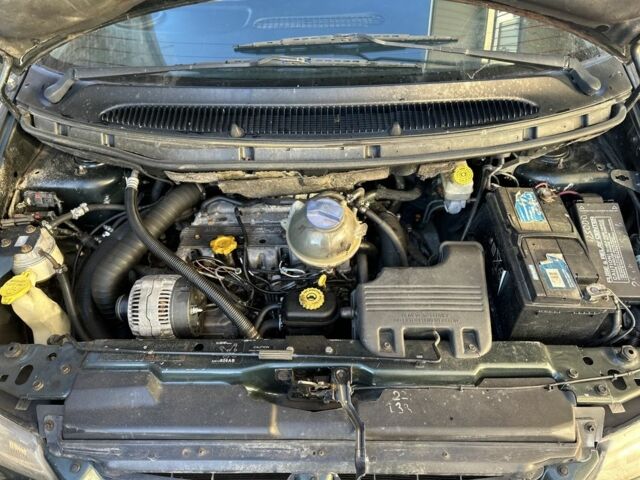 Зелений Крайслер Voyager, об'ємом двигуна 2.5 л та пробігом 420 тис. км за 2150 $, фото 7 на Automoto.ua