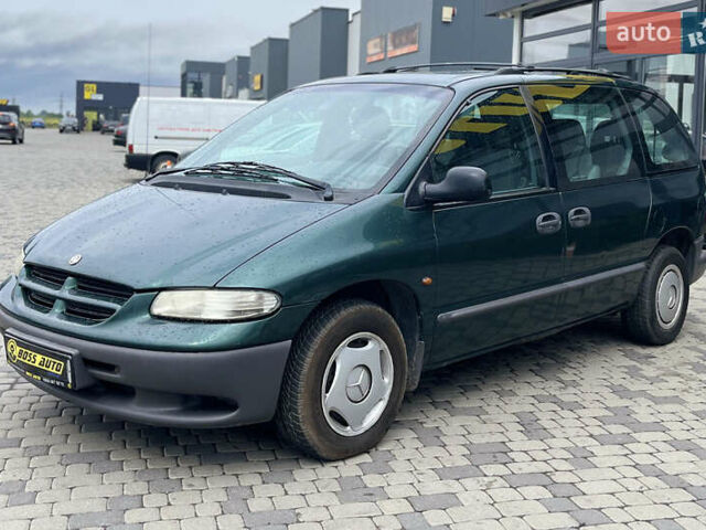 Крайслер Voyager 1999 у Мукачеве на Automoto.ua Зелений Крайслер Voyager, об'ємом двигуна 2.5 л та пробігом 158 тис. км за 5300 $, фото 2 на Automoto.ua