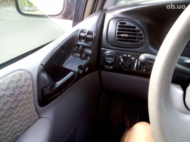 Крайслер Вояджер 1999 в Лубнах на Automoto.ua Зеленый Крайслер Вояджер, объемом двигателя 2 л и пробегом 300 тыс. км за 4150 $, фото 11 на Automoto.ua