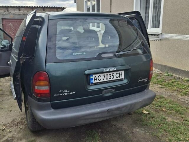 Зеленый Крайслер Вояджер, объемом двигателя 2.5 л и пробегом 432 тыс. км за 3500 $, фото 6 на Automoto.ua