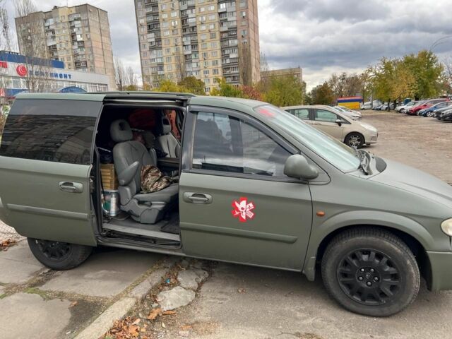 Зеленый Крайслер Вояджер, объемом двигателя 0 л и пробегом 2 тыс. км за 4095 $, фото 4 на Automoto.ua