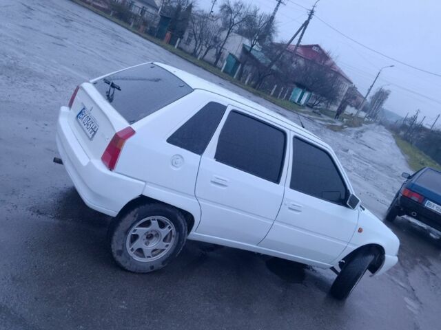 Белый Ситроен АХ, объемом двигателя 1.1 л и пробегом 257 тыс. км за 1300 $, фото 3 на Automoto.ua